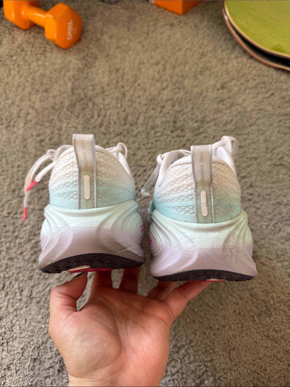 Nike Vomero Plus - Picture 4 of 8